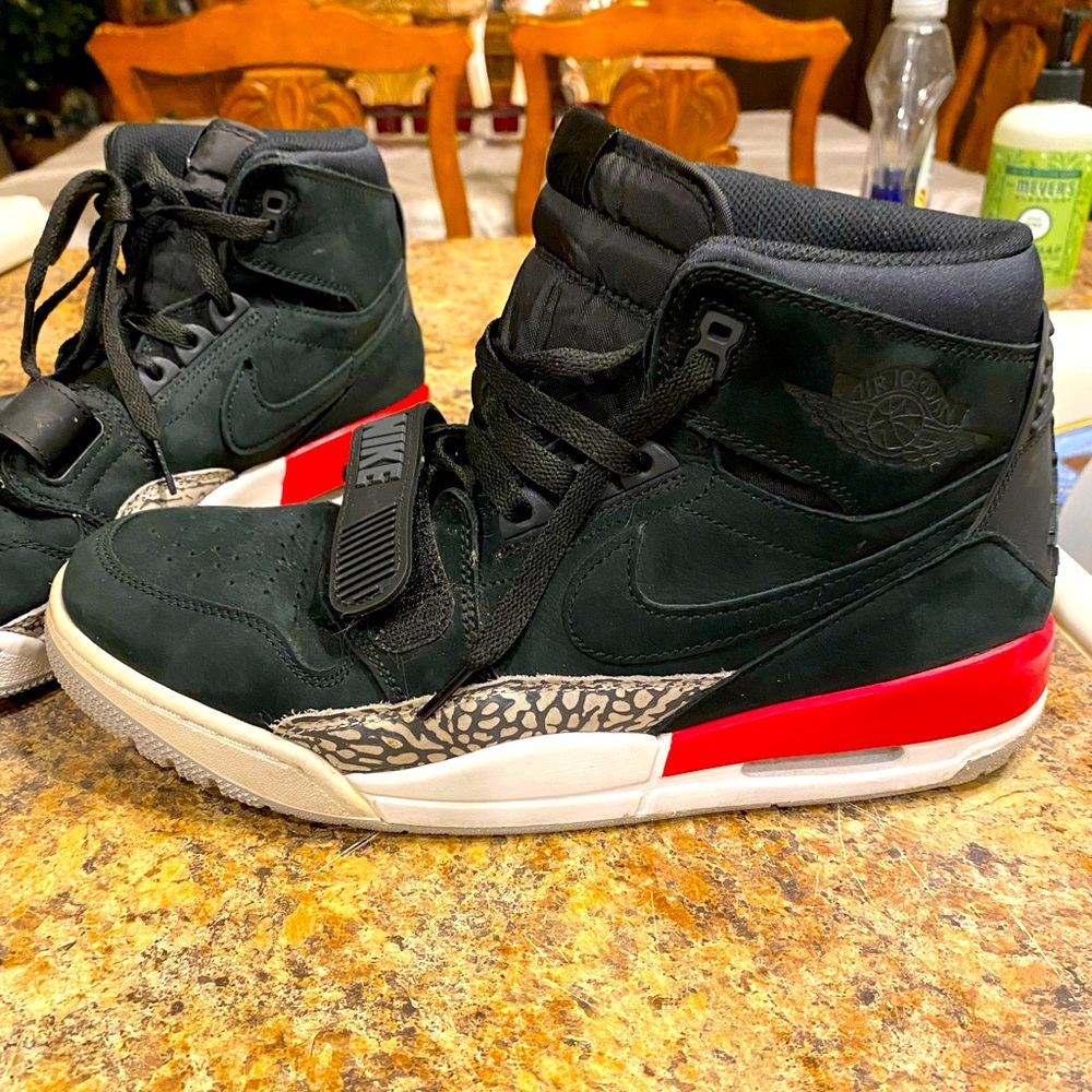 Men’s Jordan Legacy 312 Size 11